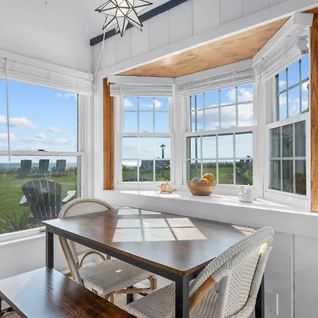 Seaside Cottages - Cottage 11 - The Whale Watch